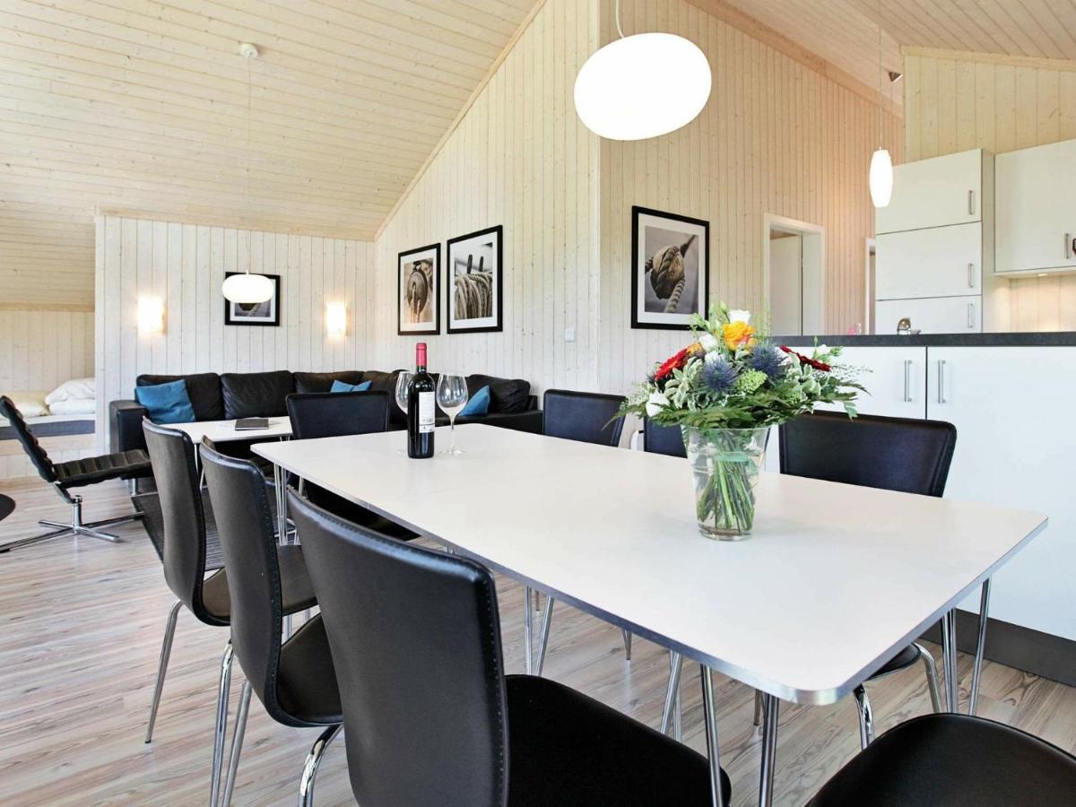 Three-Bedroom Holiday Home In Grossenbrode 8 Номер фото
