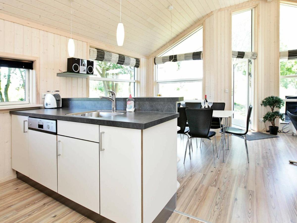 Three-Bedroom Holiday Home In Grossenbrode 8 Номер фото
